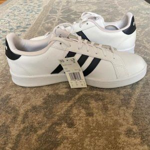 NWT Men's Size 11.5 Grand Court Adidas Sneakers
